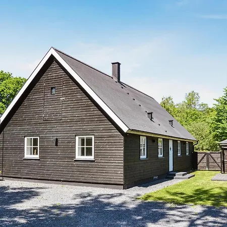 Three-bedroom Borup With A Fireplace 04