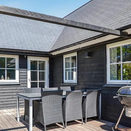Three-bedroom Borup With A Fireplace 04 *
